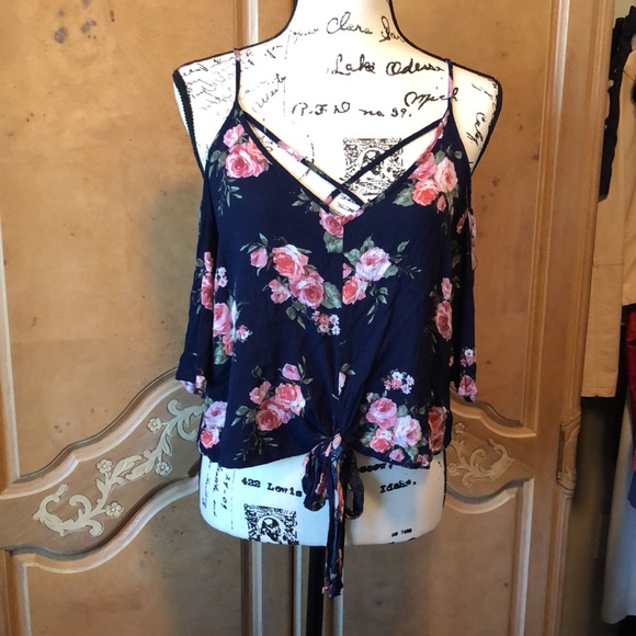 Cropped Tie Front Cold Shoulder Shirt - Picture 6 of 11